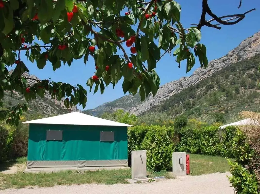 Campsite Camping 3 Etoiles - Piscine - Cbgcaia Buis-les-Baronnies France